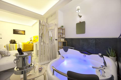 Junior Suite, Jetted Tub | Room amenity