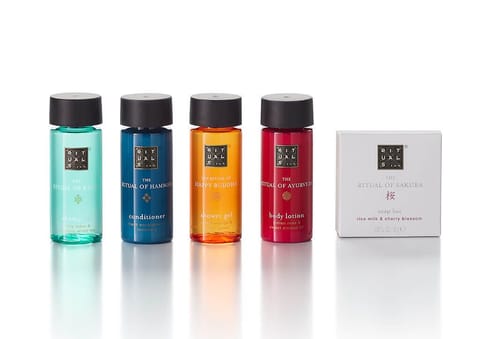 Premium bedding, iron/ironing board, free WiFi, bed sheets