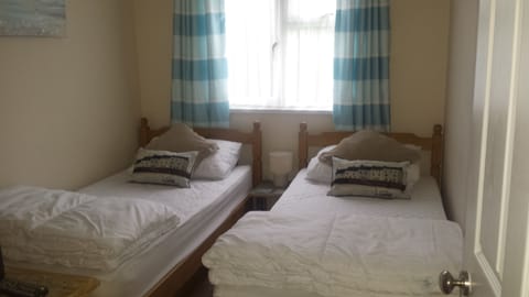 Deluxe Chalet, 2 Bedrooms, Non Smoking (Families & Couples only) | 2 bedrooms, internet