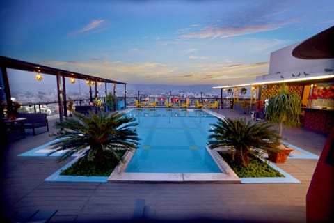 Outdoor pool, sun loungers
