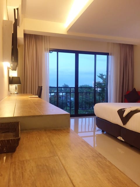 Deluxe Double Room with Bathtub  | Desk, free WiFi, bed sheets