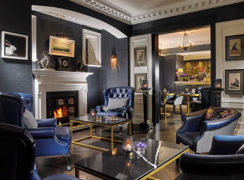 Champagne bar, garden views