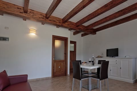 Suite, 1 Bedroom | Premium bedding, minibar, in-room safe, desk