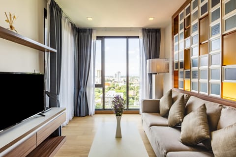 Suite, 1 Bedroom, City View, Garden Area | 1 bedroom, desk, blackout drapes, free WiFi