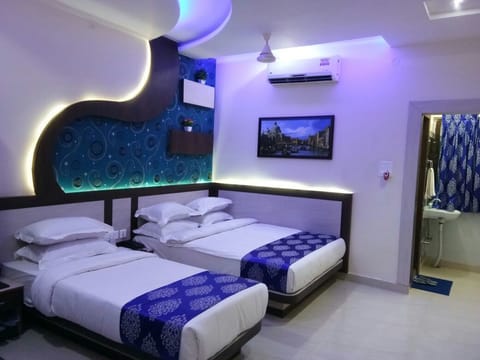 Rollaway beds (surcharge), WiFi (free)