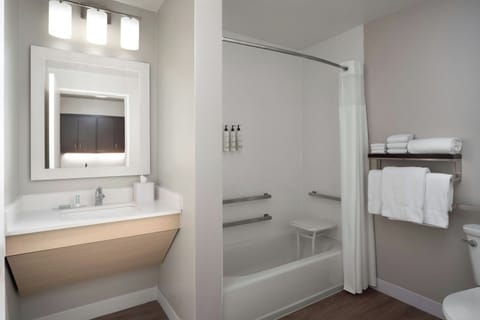 Studio, 2 Queen Beds | Hypo-allergenic bedding, desk, laptop workspace, blackout drapes