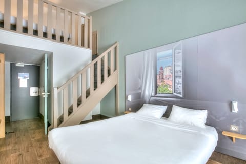 Quadruple Room, Non Smoking | Desk, soundproofing, free WiFi, bed sheets