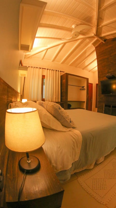 Romantic Double Room, 1 Queen Bed, Private Bathroom, Garden Area | Egyptian cotton sheets, premium bedding, pillowtop beds, minibar