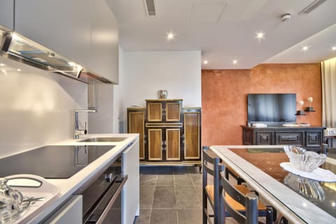 Deluxe Penthouse, Hot Tub, Sea View | Living area | LED TV