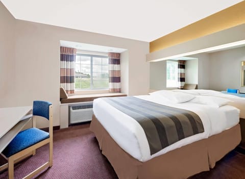 Desk, blackout drapes, free WiFi, bed sheets