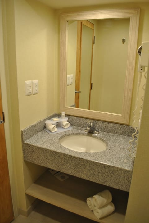 Standard Room, 2 Double Beds | Bathroom | Shower, towels