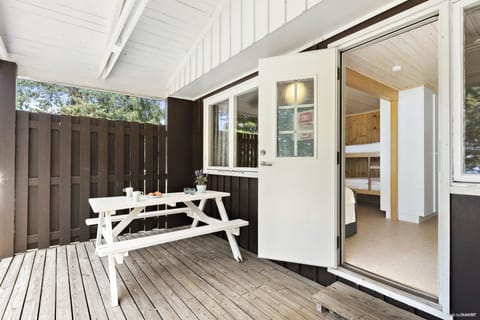 Cabin (Torsöstuga) | Terrace/patio