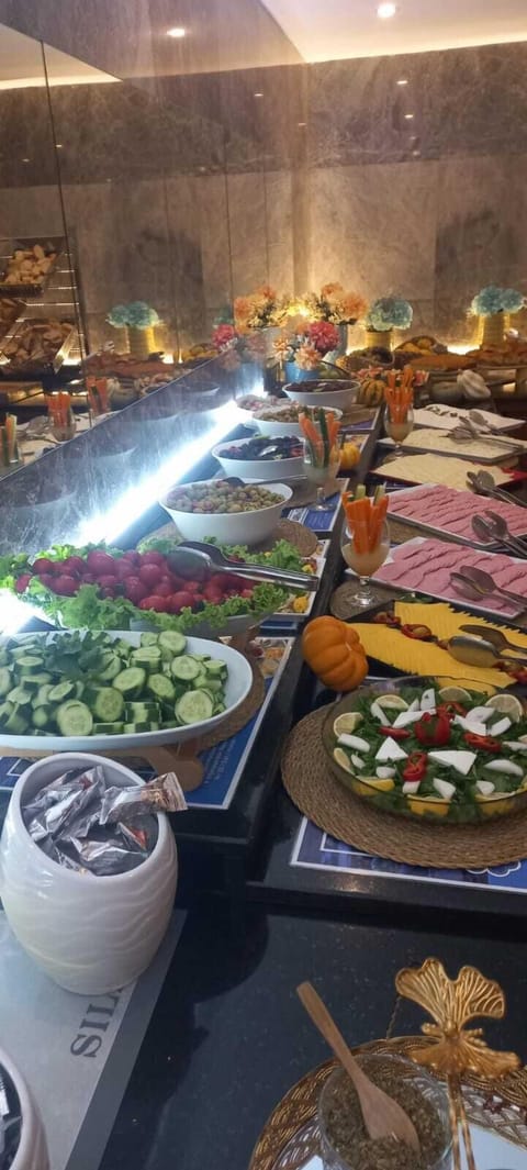 Daily buffet breakfast for a fee