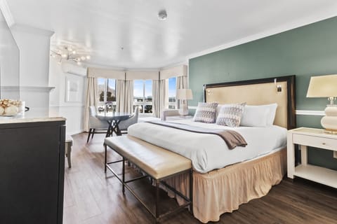 Room, 1 King Bed, Tower | Desk, blackout drapes, iron/ironing board, free WiFi