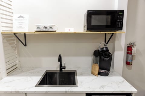 Standard Room, 2 Double Beds (No Pets) | Blackout drapes, free WiFi