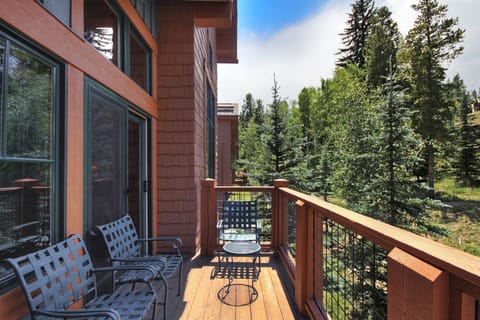 Townhome, 2 Bedrooms | Property grounds