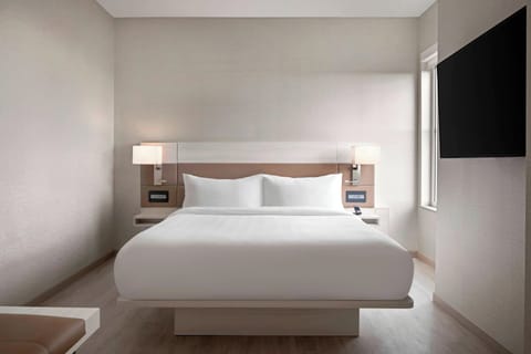 Premium bedding, in-room safe, desk, laptop workspace