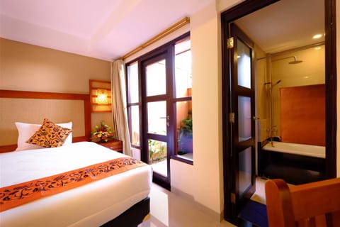 In-room safe, blackout drapes, soundproofing, free WiFi