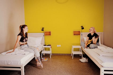 Twin Room, Private Bathroom | WiFi (free), bed sheets