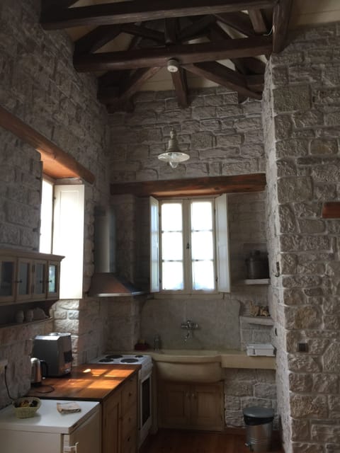 Villa, Balcony, Mountain View | Minibar, desk, soundproofing, iron/ironing board