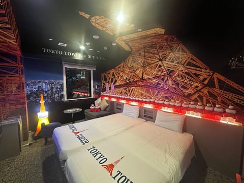 Large Twin Room | Down comforters, in-room safe, desk, free WiFi