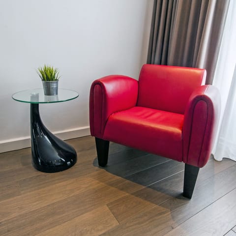 Deluxe Double Room | Minibar, in-room safe, desk, iron/ironing board