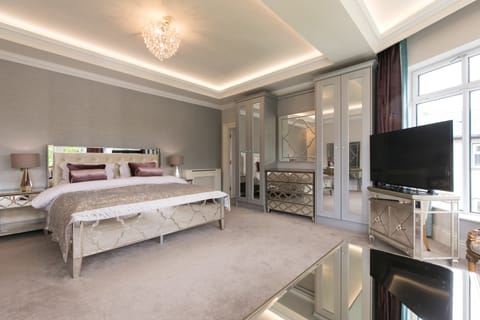 Premium bedding, pillowtop beds, desk, iron/ironing board