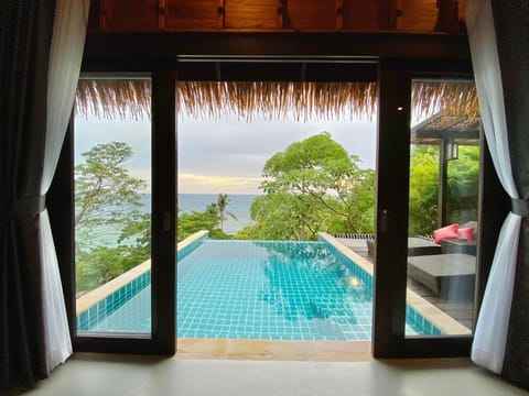 Villa with Private Pool (Free pick up and dop off at Mae Haad Pier) | Free WiFi, bed sheets