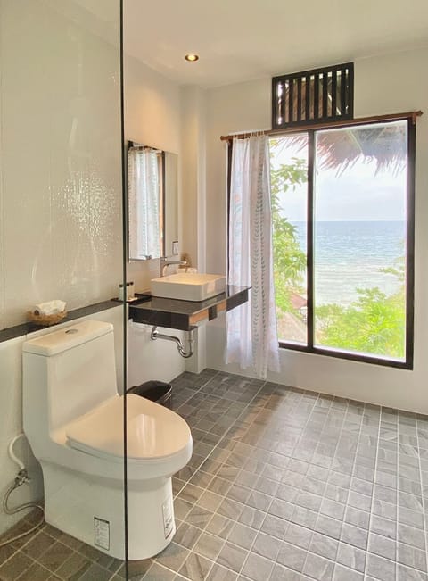Villa, Ocean View (Free pick up and dop off at Mae Haad) | Bathroom | Free toiletries, towels