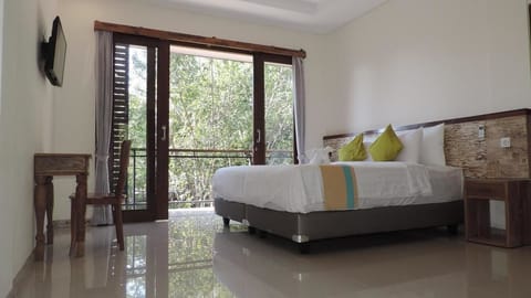 Superior Double or Twin Room | Premium bedding, desk, iron/ironing board, free WiFi