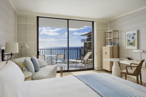 Premium bedding, in-room safe, desk, laptop workspace