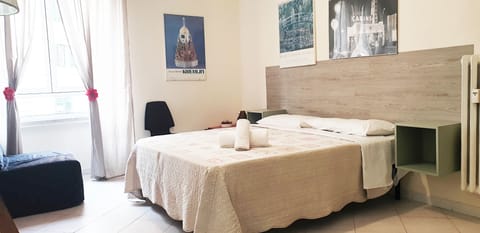 1 bedroom, individually decorated, individually furnished, desk