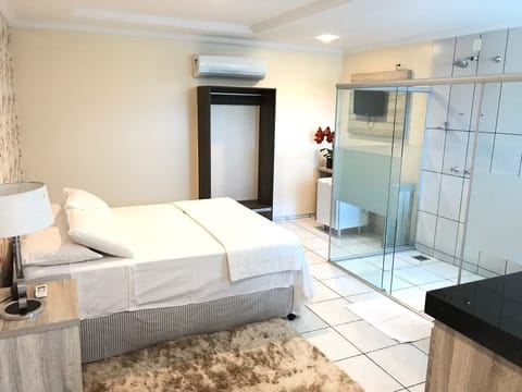 Suite (Duplo Master) | Minibar, desk, blackout drapes, iron/ironing board (on request)