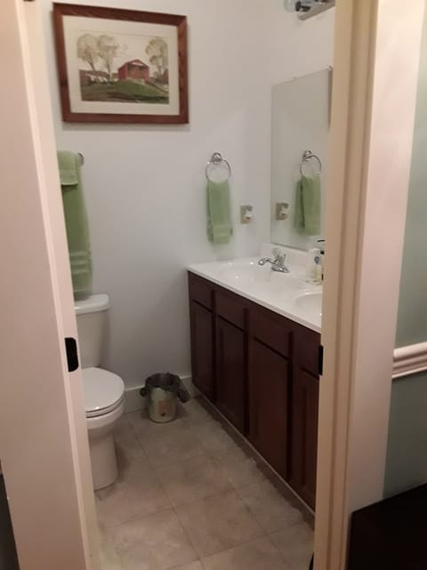 Room, Private Bathroom (Alexandra's Escape (Springfield)) | Bathroom | Shower, hair dryer, bathrobes, towels