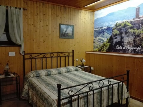 Standard Double Room | Desk, free WiFi, bed sheets