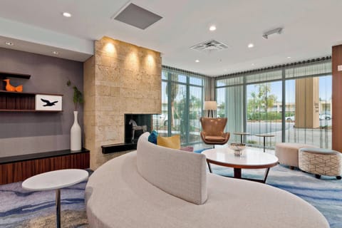 Lobby lounge