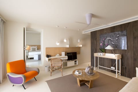 Executive Suite, 2 Bedrooms, Sea Facing | Living room | Flat-screen TV, fireplace, DVD player