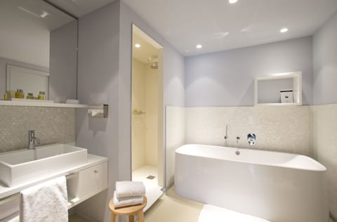 Executive Suite, 2 Bedrooms, Sea Facing | Bathroom | Designer toiletries, hair dryer, bathrobes, slippers