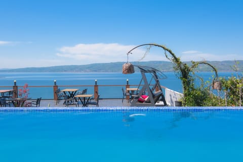 Superior Villa, Lake View | Premium bedding, Tempur-Pedic beds, minibar, desk