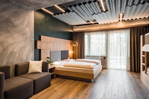 Deluxe Double or Twin Room | Minibar, in-room safe, desk, laptop workspace