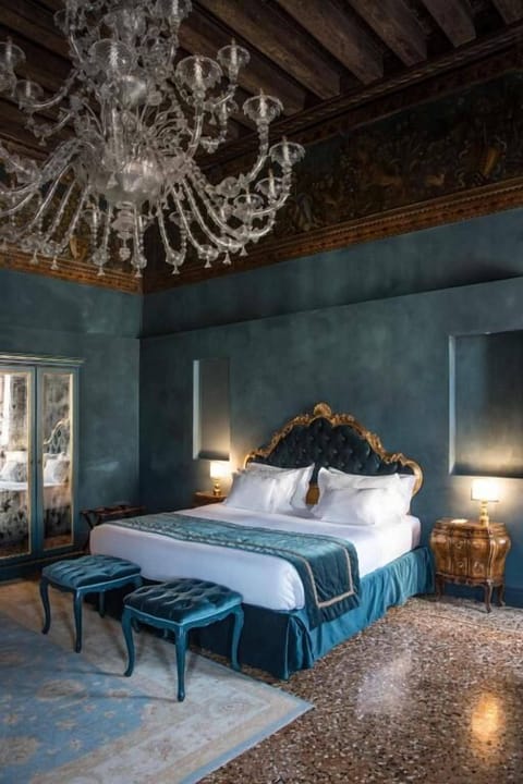 Luxury Suite | Premium bedding, minibar, in-room safe, soundproofing