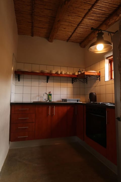 Matjiesvlei Retreat Katrien  | Private kitchen | Fridge, microwave, stovetop, electric kettle