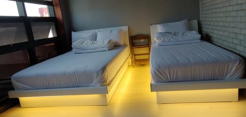 Egyptian cotton sheets, premium bedding, minibar, desk