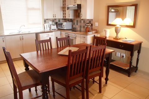 In-room safe, bed sheets