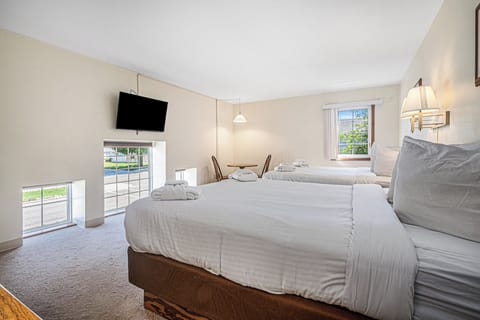 Double Room, 2 Queen Beds | Iron/ironing board, free WiFi, bed sheets