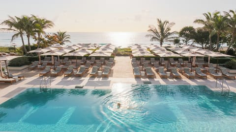 2 outdoor pools, sun loungers