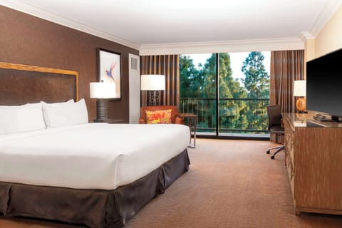 Presidential Suite, 1 King Bed | Premium bedding, down comforters, pillowtop beds, in-room safe