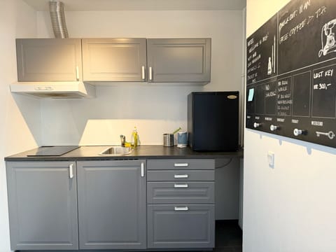 Family Studio | Desk, blackout drapes, free WiFi, bed sheets