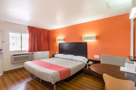 Free cribs/infant beds, free WiFi, bed sheets