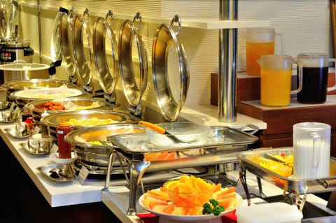 Daily buffet breakfast for a fee